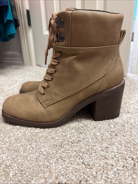 Crown Vintage Shoes - Women’s Lace-Up Ankle Boots in Tan